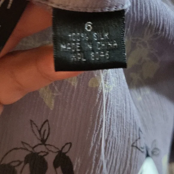 I.N.C Women's 100% Pure Silk Floral Long Sleeve Blouse Size 6 - Picture 9 of 11